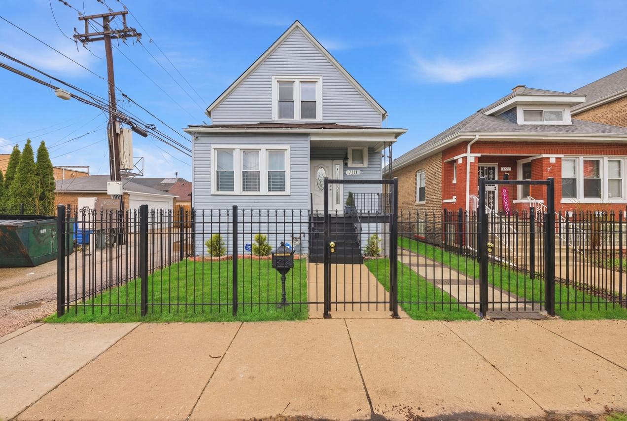 7115 S Rockwell St., Chicago, IL 60629