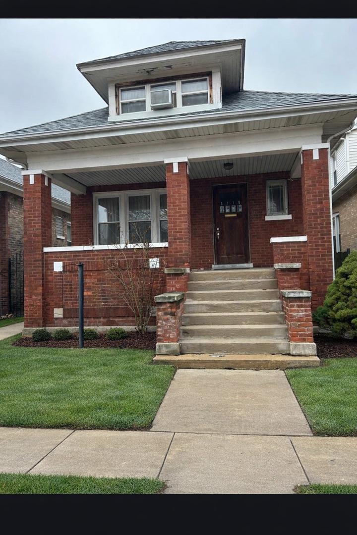 5716 S Campbell Ave., Chicago, IL 60629
