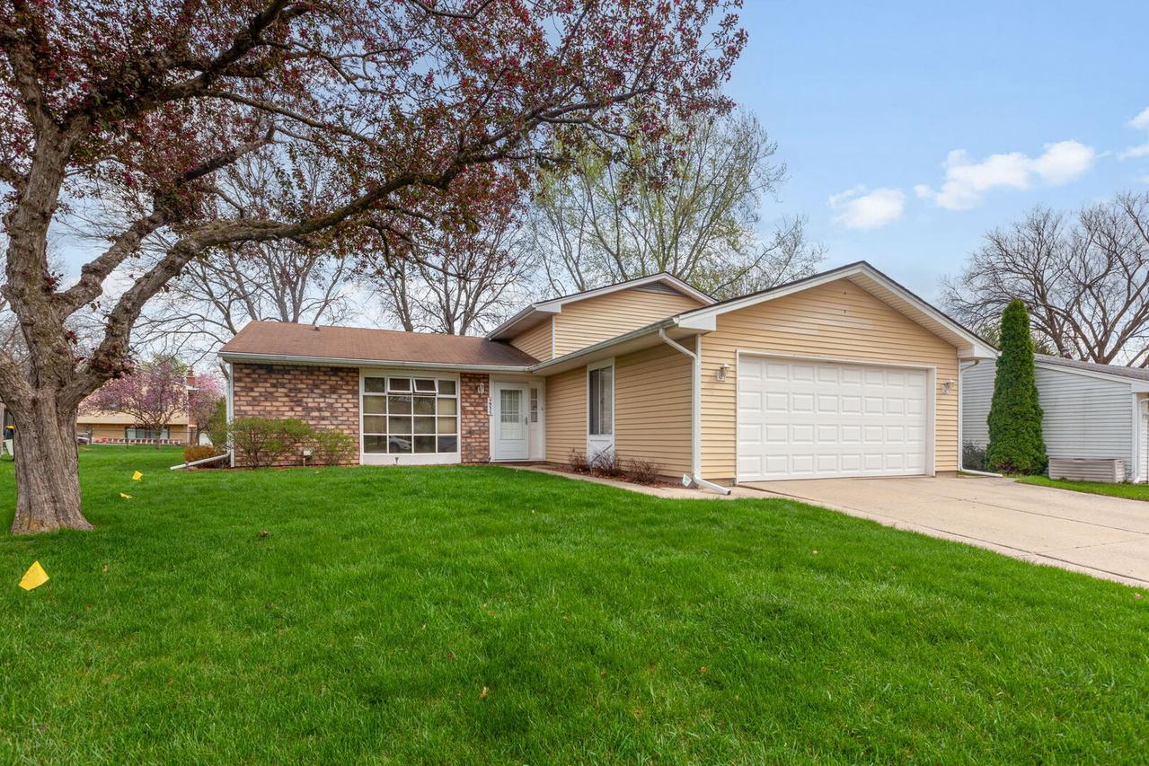 [Address Hidden by Seller], Roselle, IL 60172