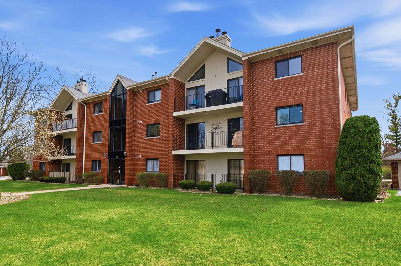 6601 Martin France Cir. #2B, Tinley Park, IL 60477