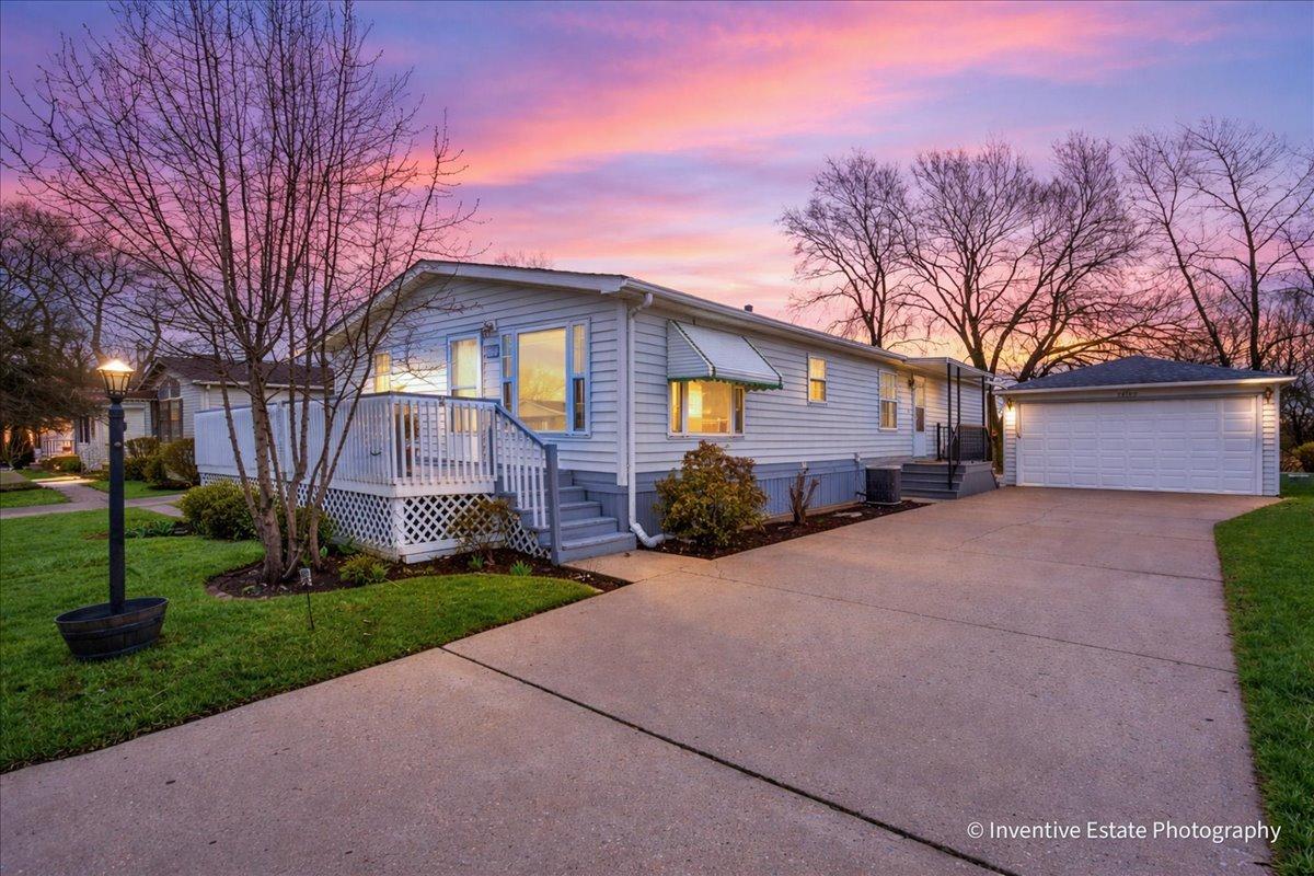 22709 S Foxfire Dr., Frankfort, IL 60423