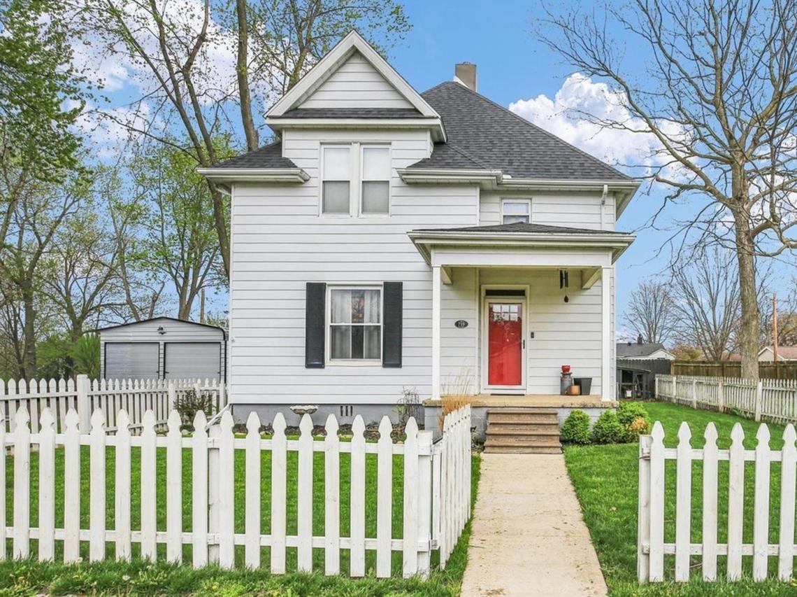 719 E Allen St., Farmer City, IL 61842