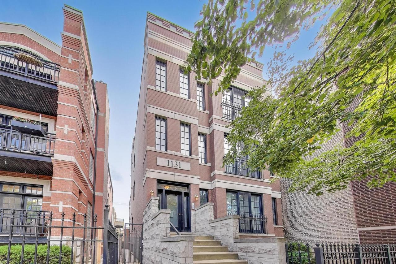 1131 W Grace St. #3, Chicago, IL 60613