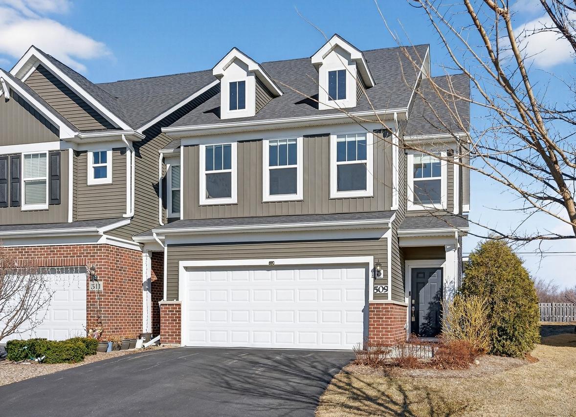 509 Watercress Dr., Aurora, IL 60504