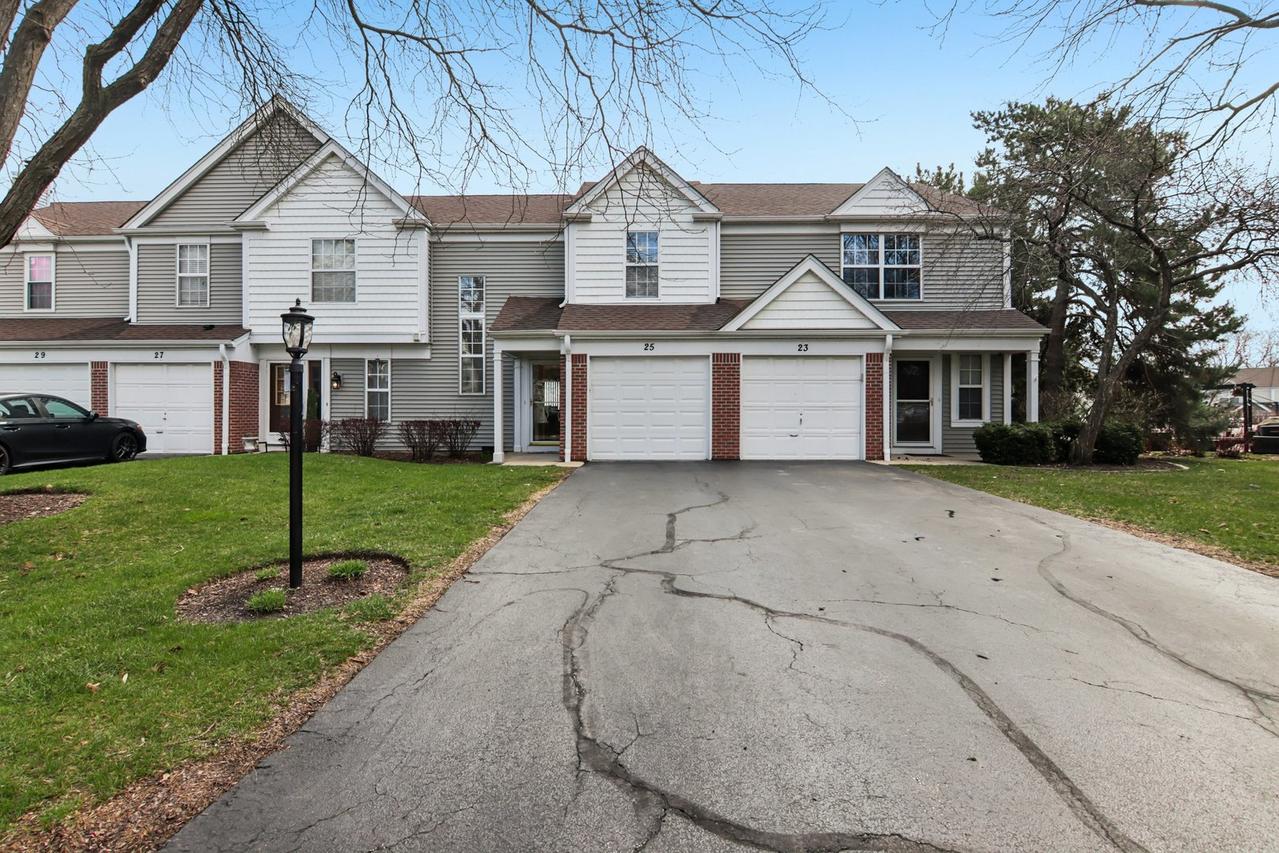 25 N Oltendorf Rd., Streamwood, IL 60107