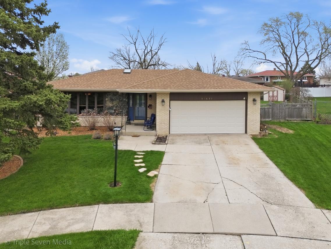 15417 Maple Ct., Oak Forest, IL 60452