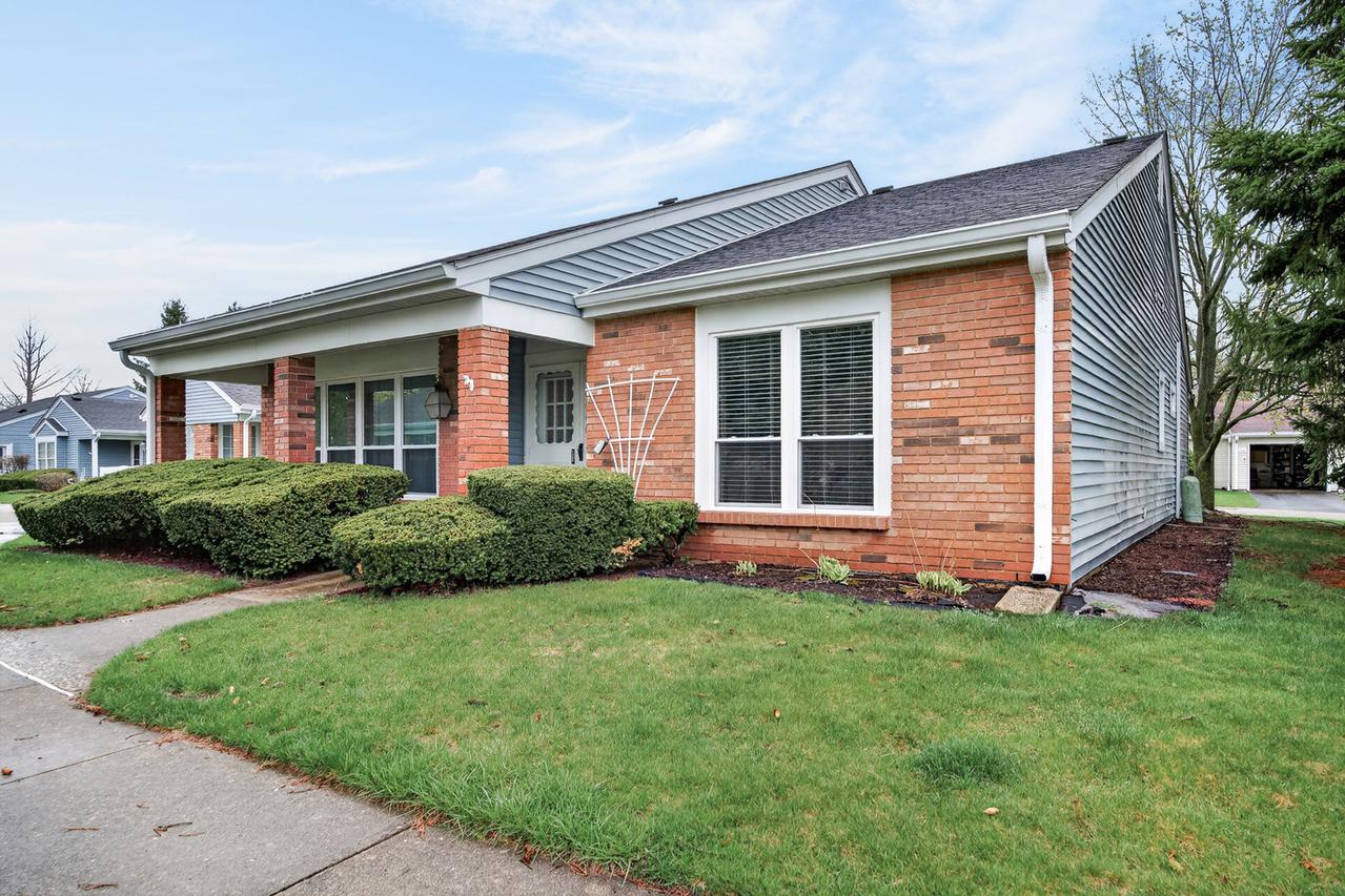 7225 Oxford Cir., Fox Lake, IL 60020