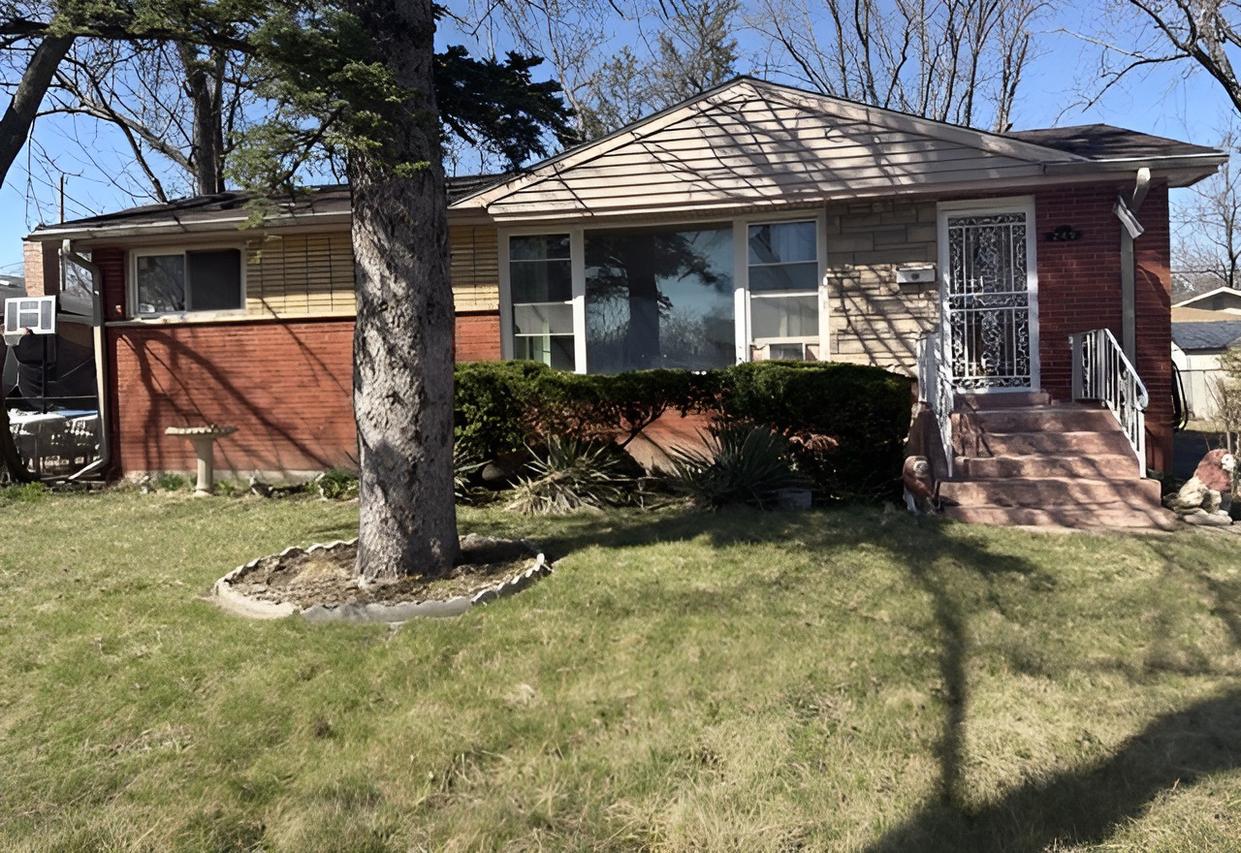 249 Eddy St., Chicago Heights, IL 60411