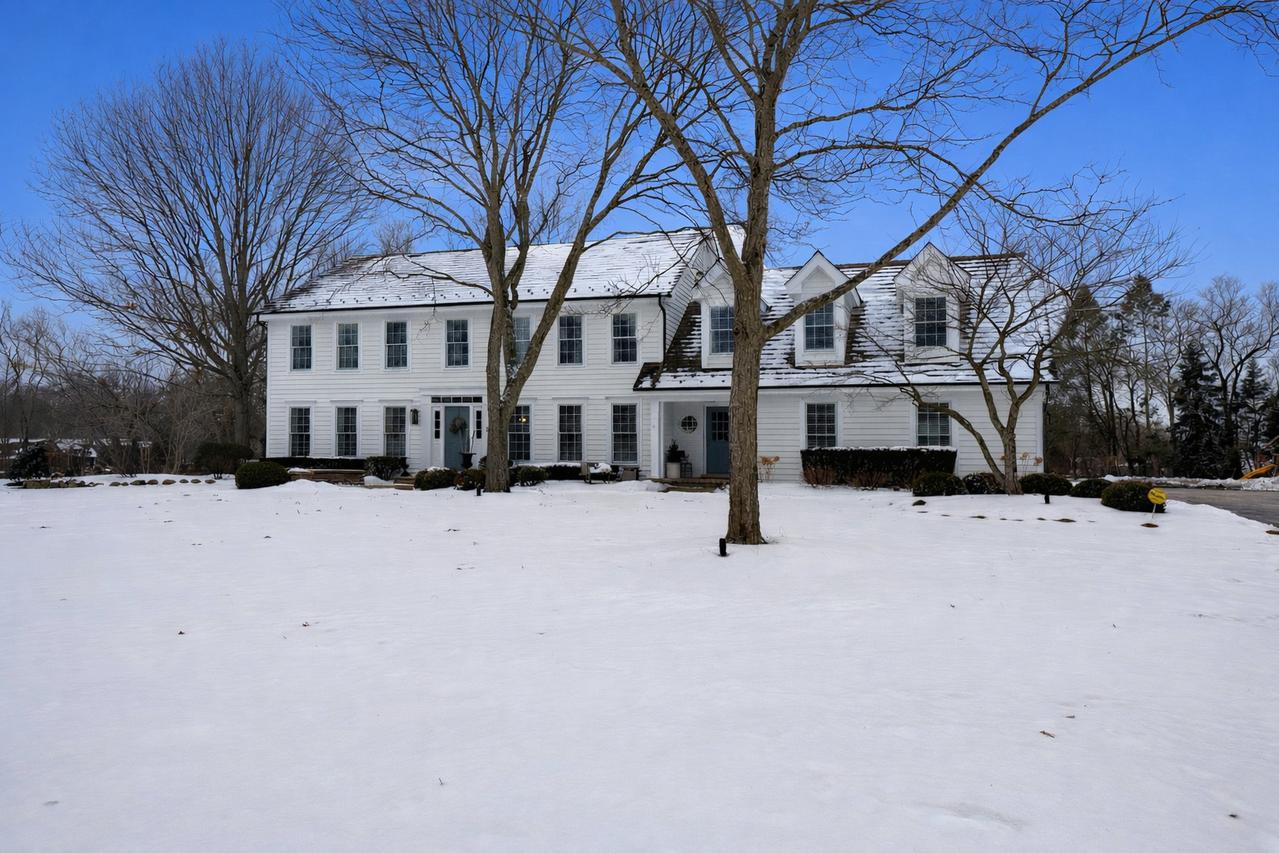 180 Weatherstone Rd., Barrington, IL 60010