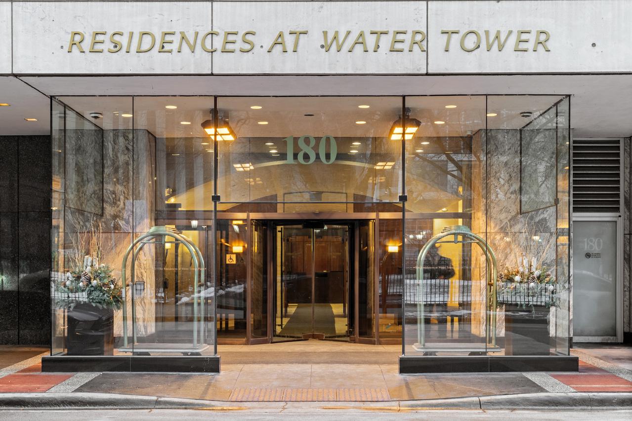 180 E Pearson St. #3304, Chicago, IL 60611