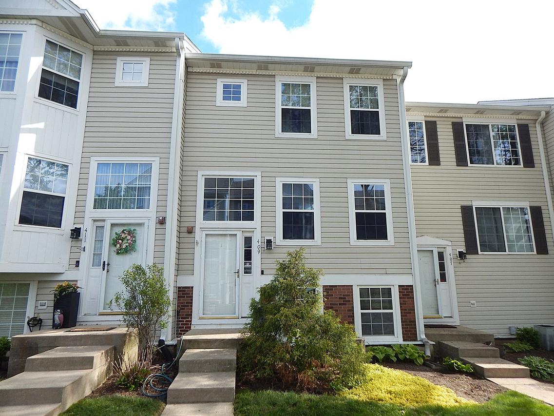 409 E Victoria Cir., North Aurora, IL 60542