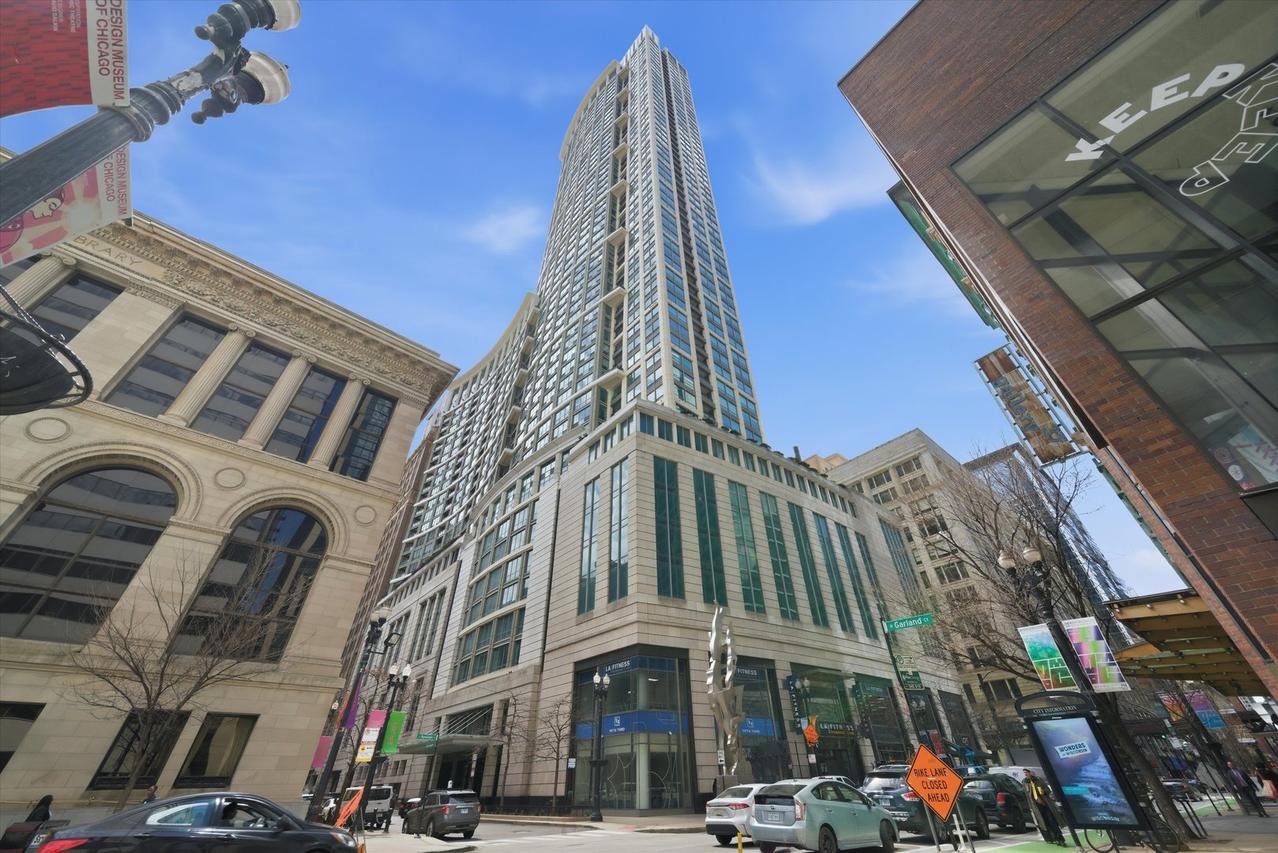 130 N Garland Ct. #2710, Chicago, IL 60602