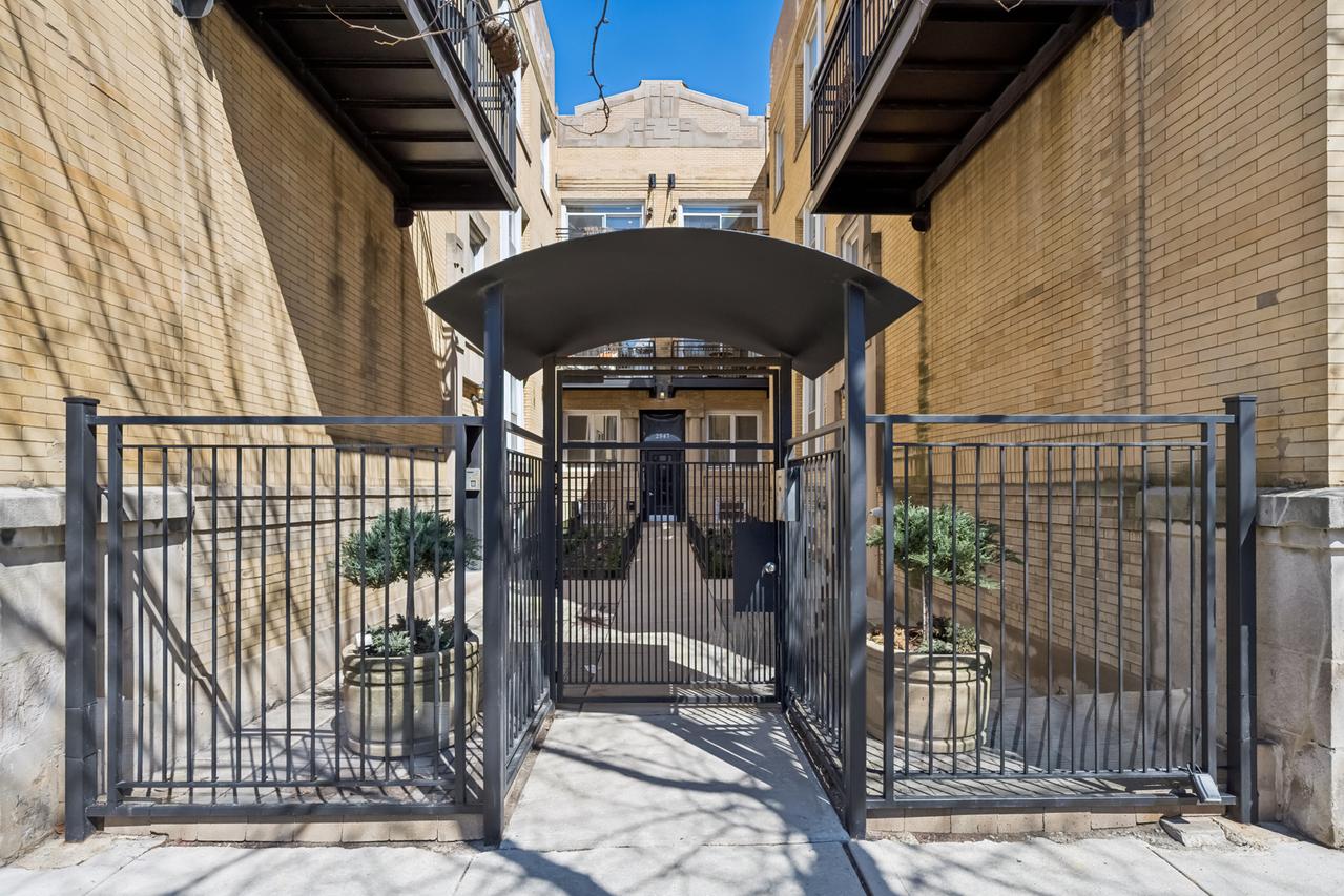 2547 N Clark St. #2N, Chicago, IL 60614