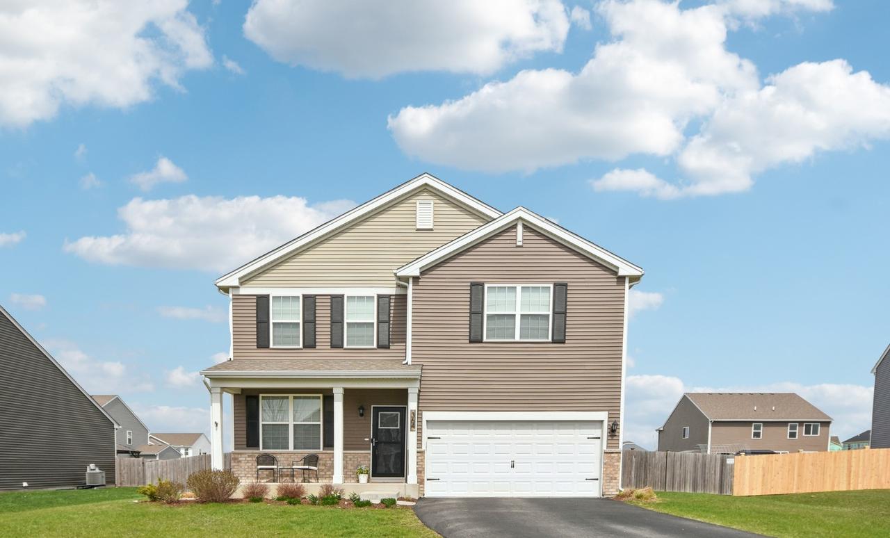 364 Hemlock Ln., Oswego, IL 60543