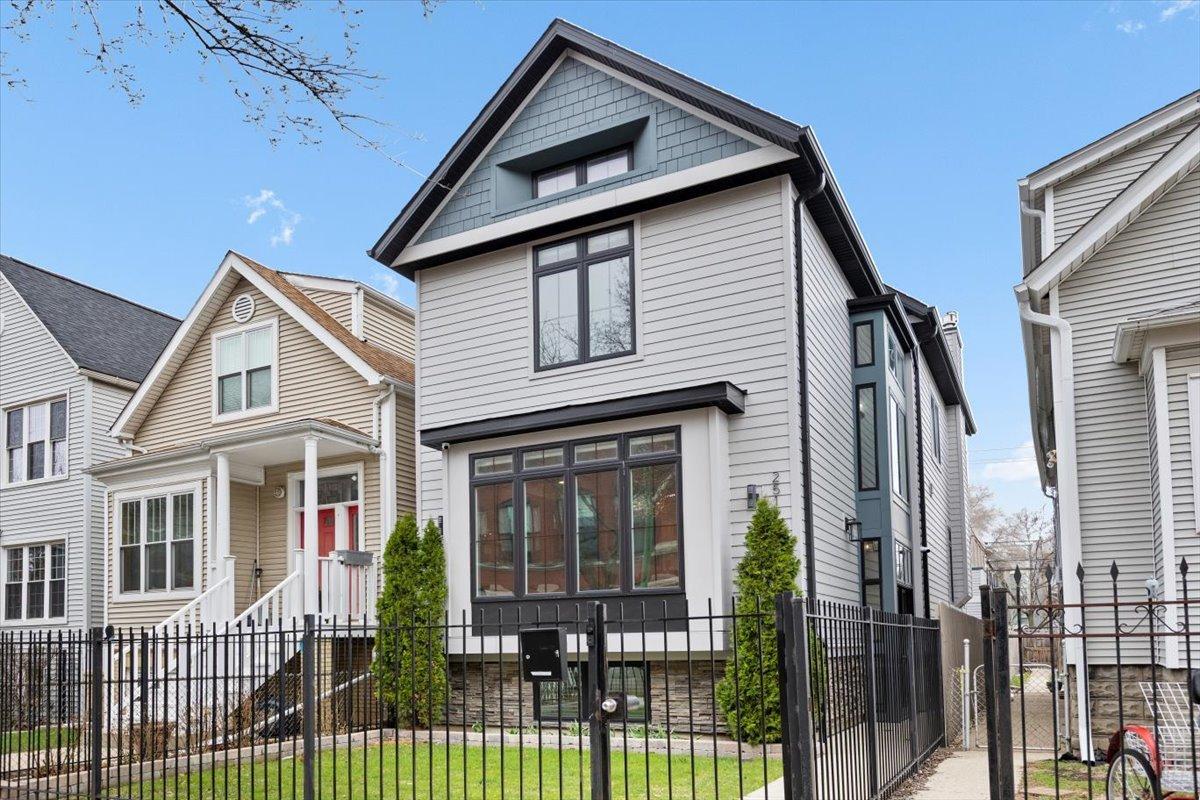 2514 W Moffat St., Chicago, IL 60647