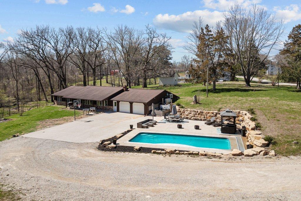 9025 217th St., Port Byron, IL 61275