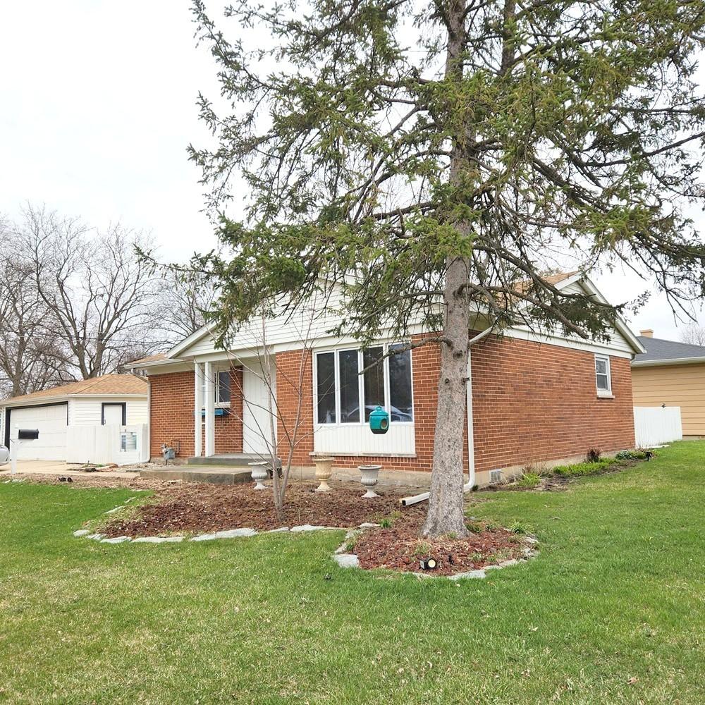 591 Audrey Ln., Wheeling, IL 60090