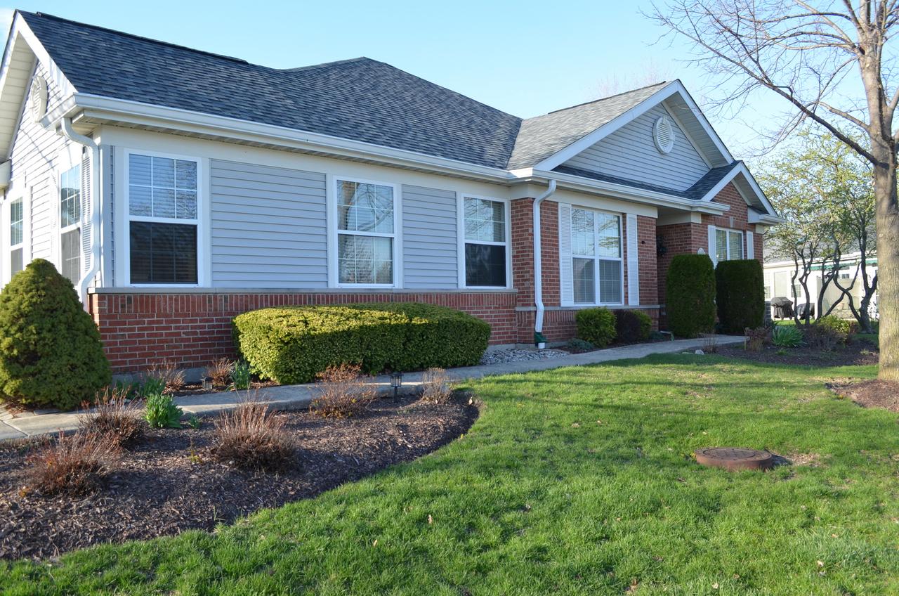 21520 Victory Lake Way, Crest Hill, IL 60403