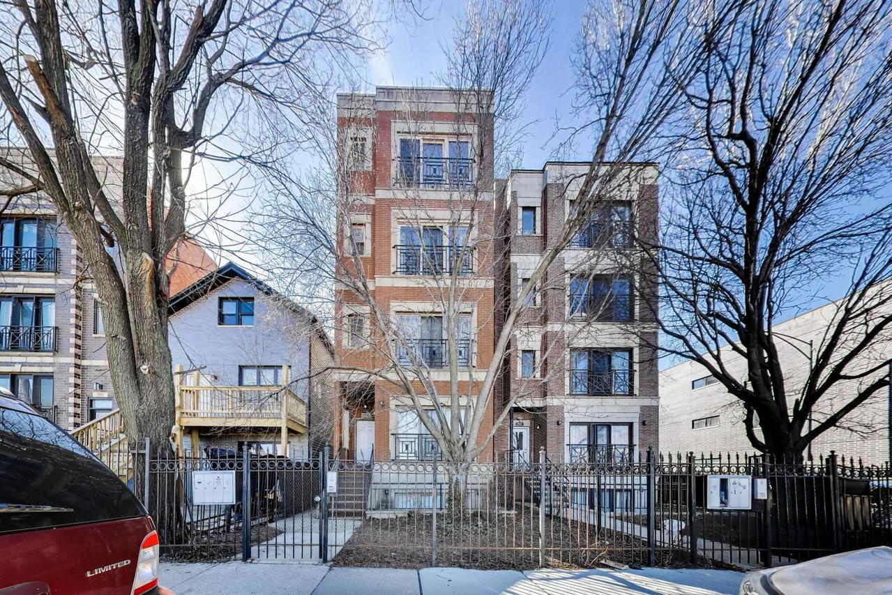 [Address Hidden by Seller], Chicago, IL 60612