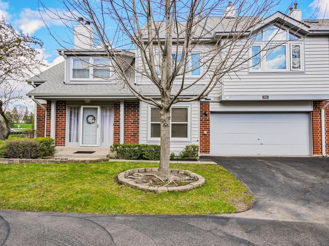 7945 Stewart Dr., Darien, IL 60561