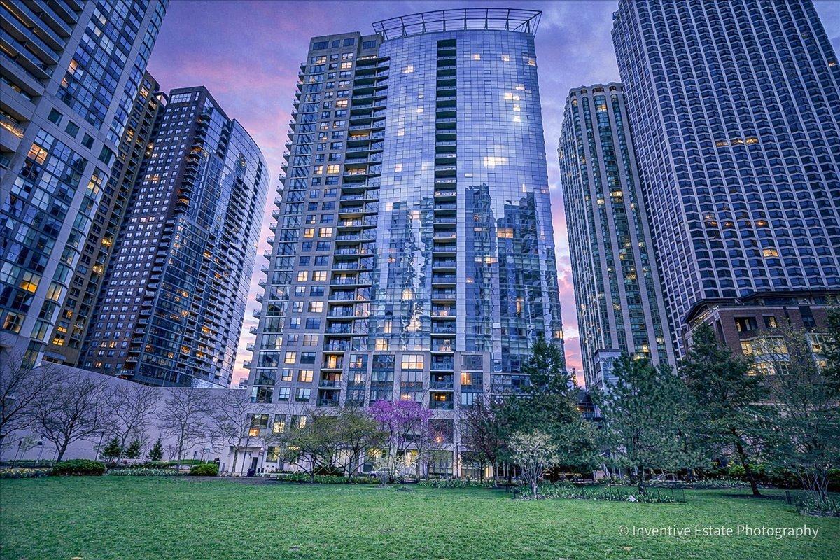 201 N Westshore Dr. #1006, Chicago, IL 60601