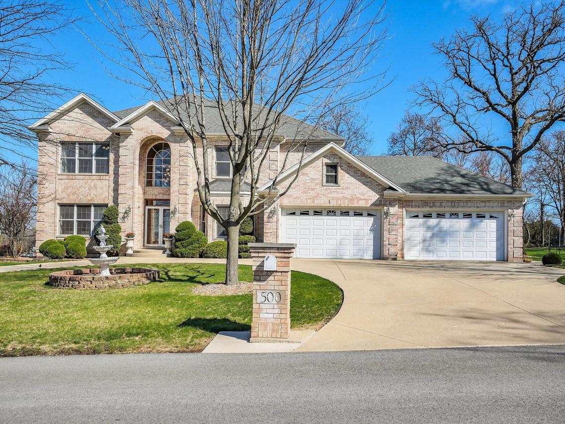 500 E Sherwood Dr., Addison, IL 60101