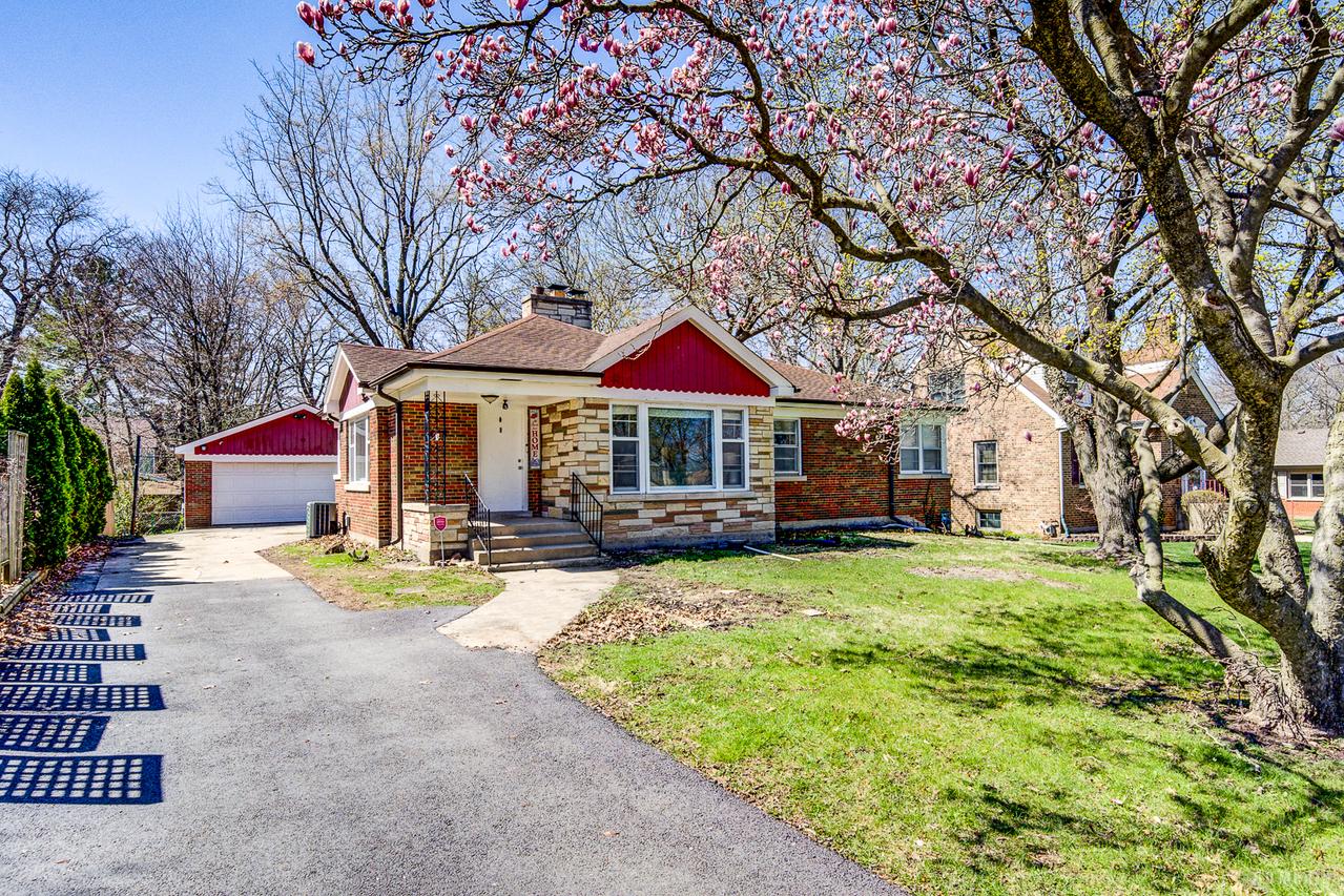 618 Dundee Ave., Flossmoor, IL 60422