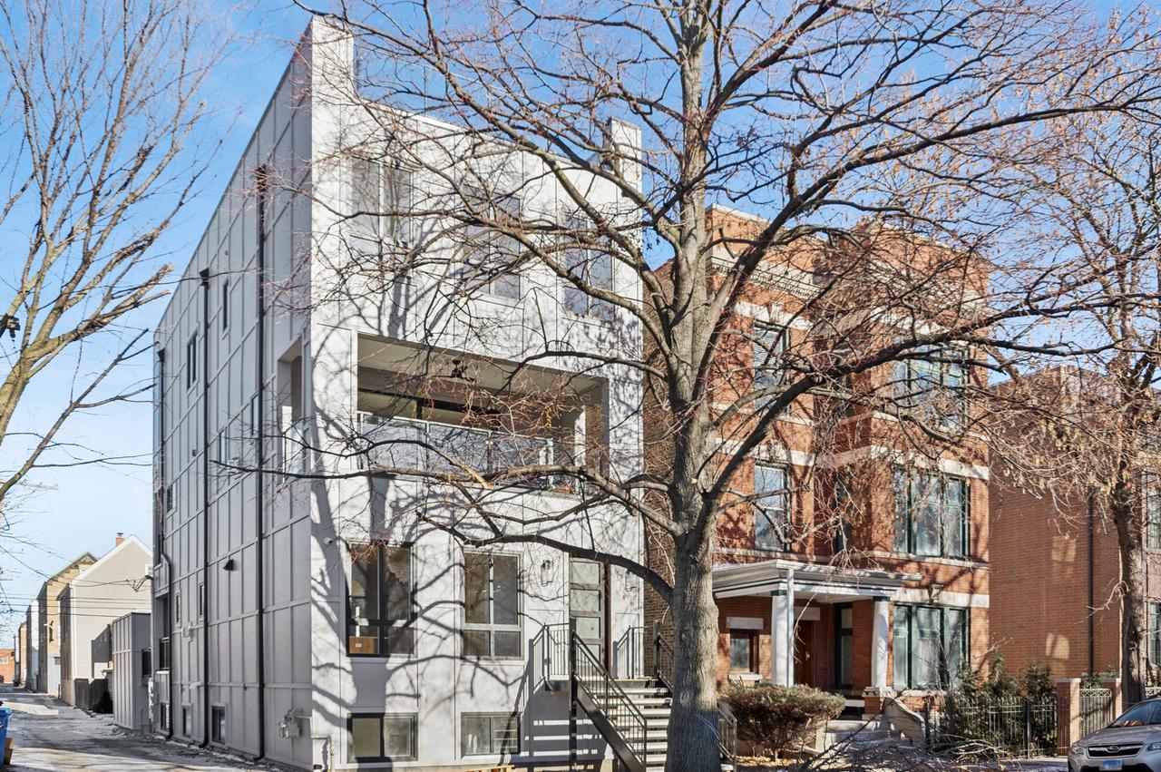 2246 W Lyndale St. #1, Chicago, IL 60647