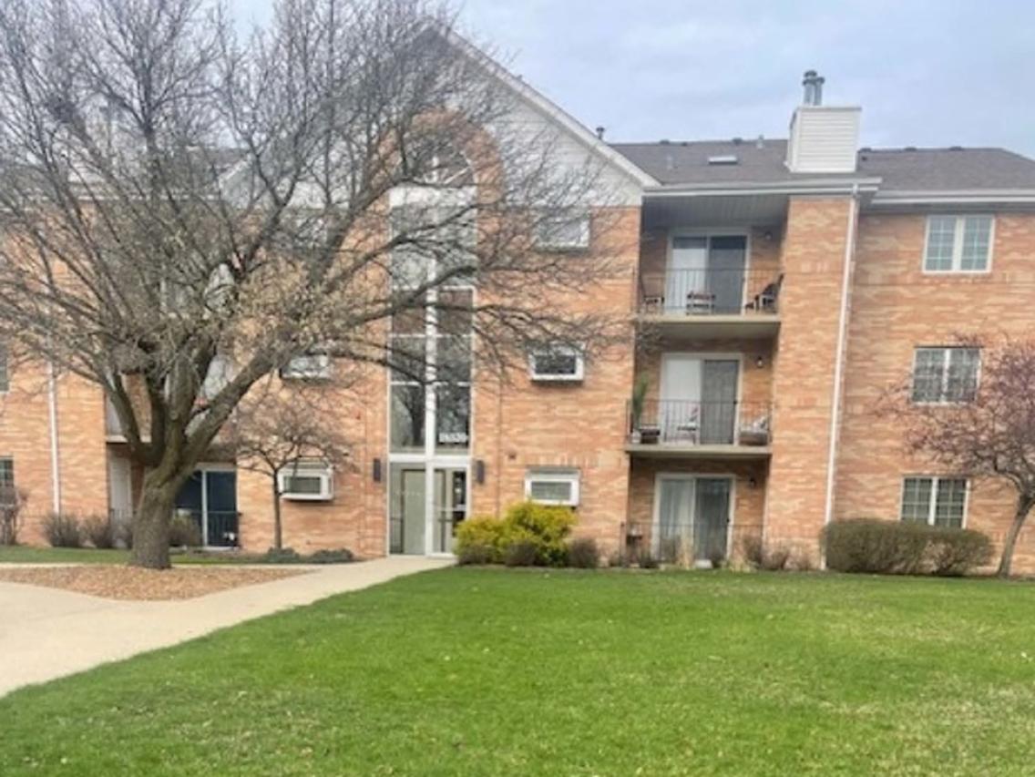 18320 Robin Ln. #D2, Homewood, IL 60430