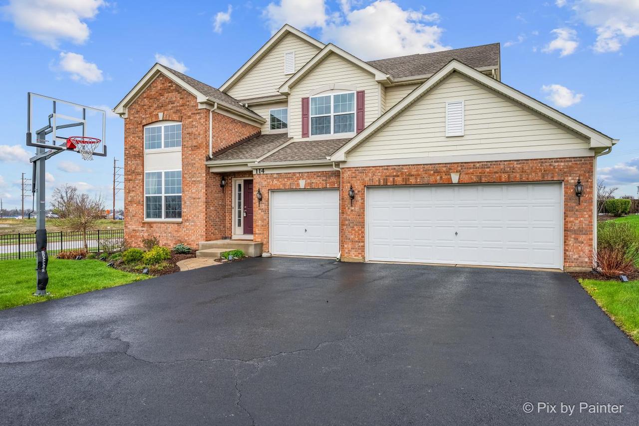 114 Abbott Ct., Bartlett, IL 60103