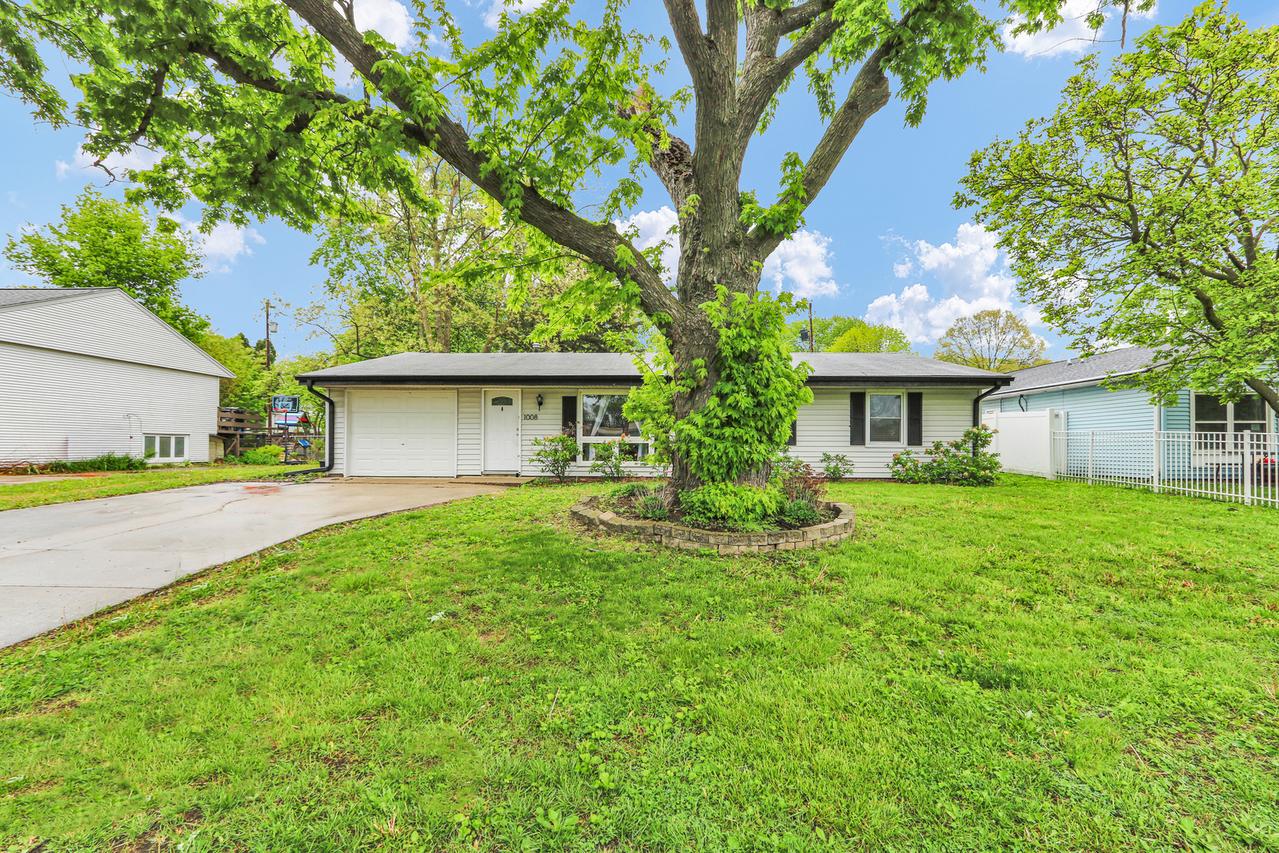 1008 Stratford Dr., Champaign, IL 61821