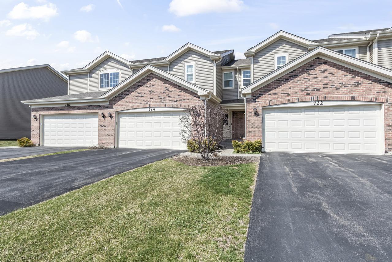724 Wellington Ln., Cary, IL 60013
