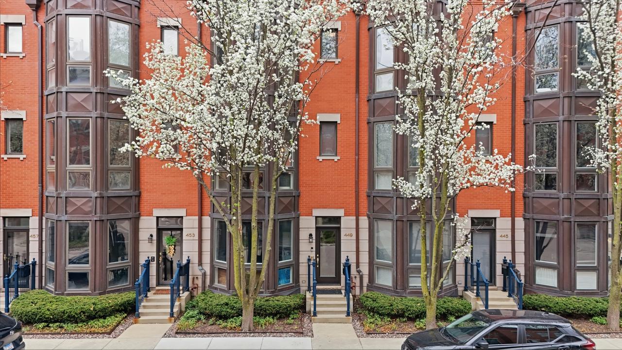 449 N Clinton St., Chicago, IL 60654