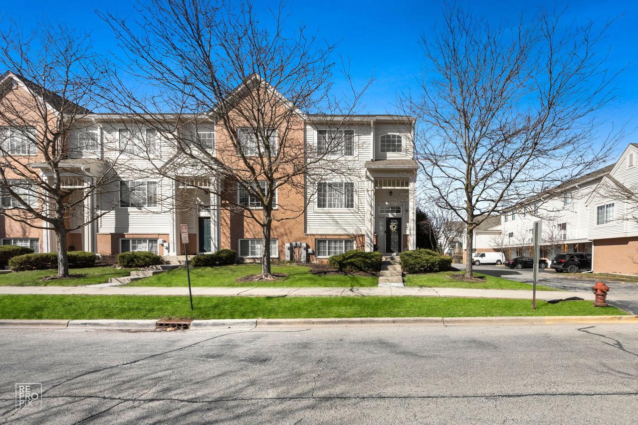 7504 Claridge Dr. #E, Bridgeview, IL 60455