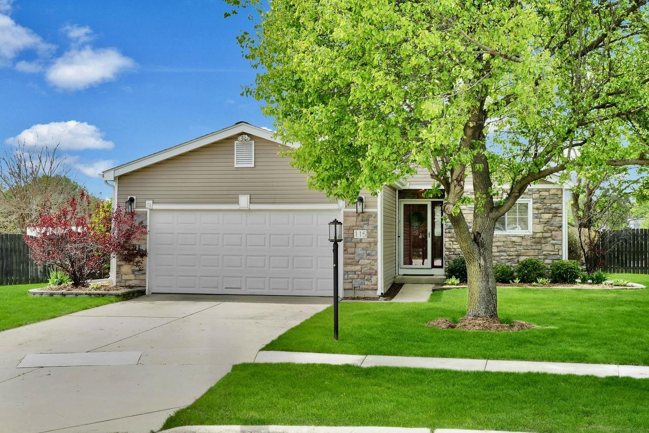 115 Abbeywood Cir., Streamwood, IL 60107
