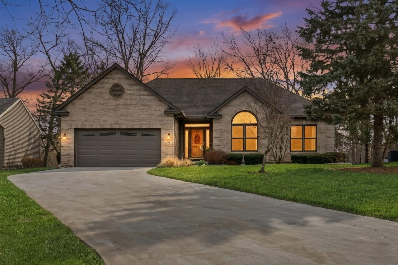 674 Wood Creek Dr., Antioch, IL 60002