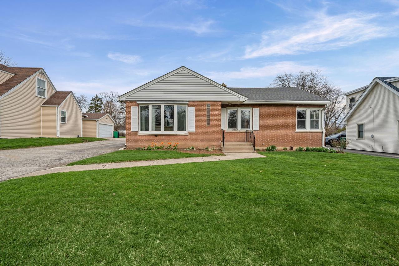 317 N Grace St., Lombard, IL 60148