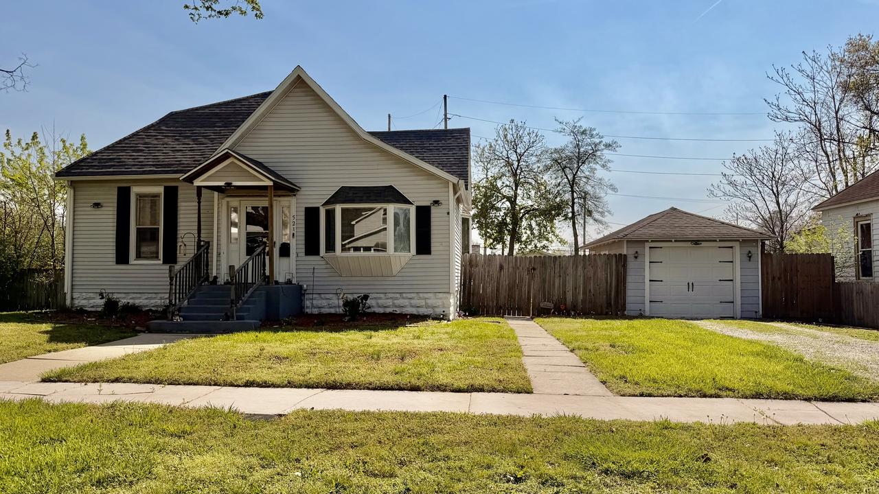 521 S Cherry St., Centralia, IL 62801