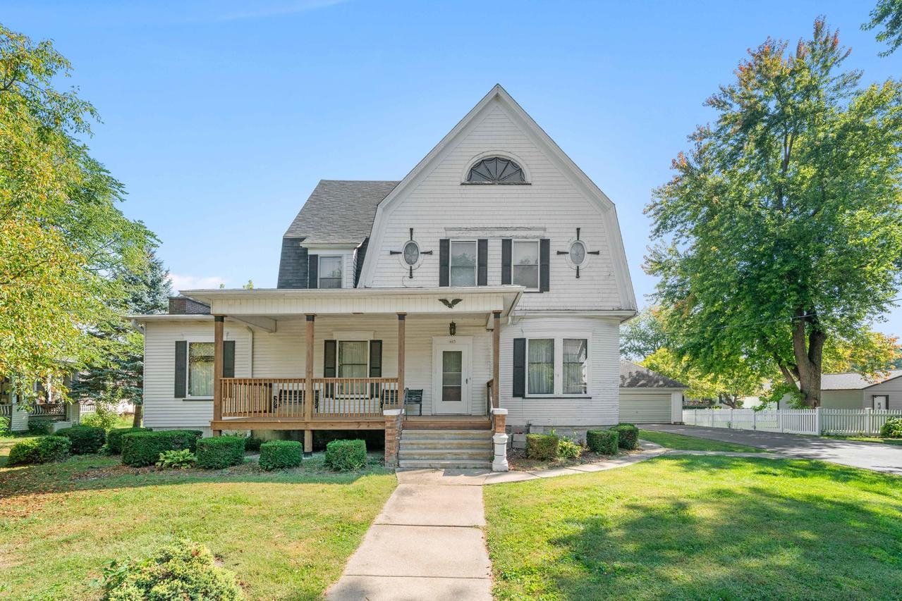 407 Ottawa St., Earlville, IL 60518