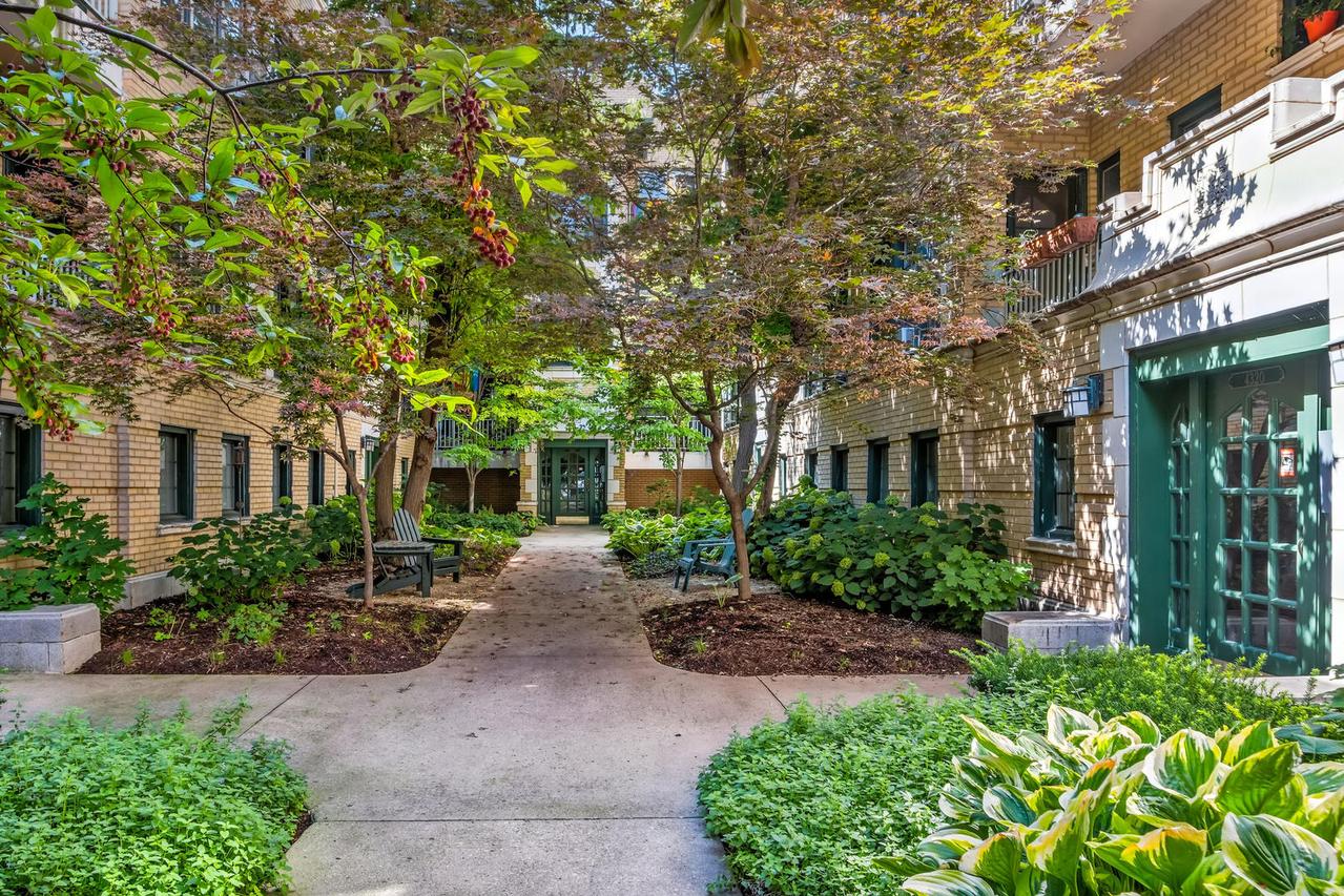 4320 N Clarendon Ave. #2011, Chicago, IL 60613