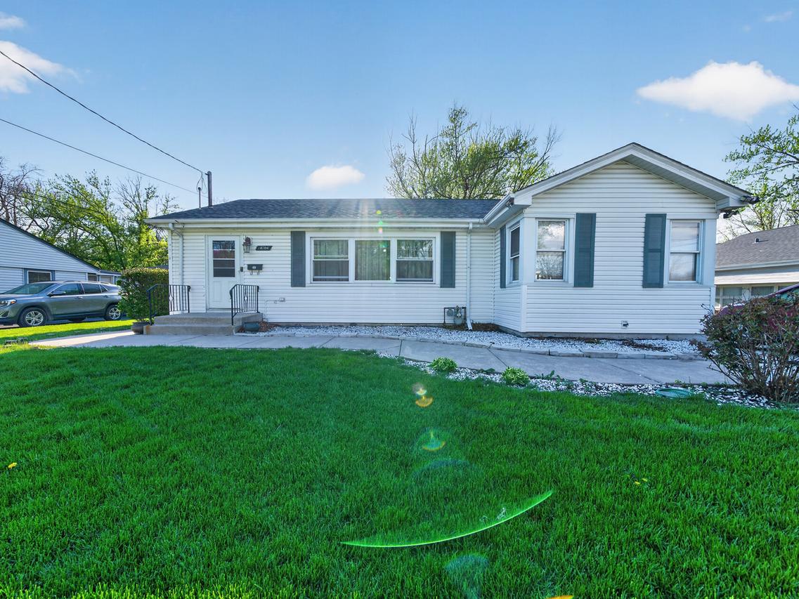 18704 Highland Ave., Homewood, IL 60430