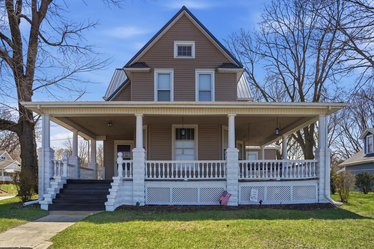 324 E 2nd St., Dixon, IL 61021