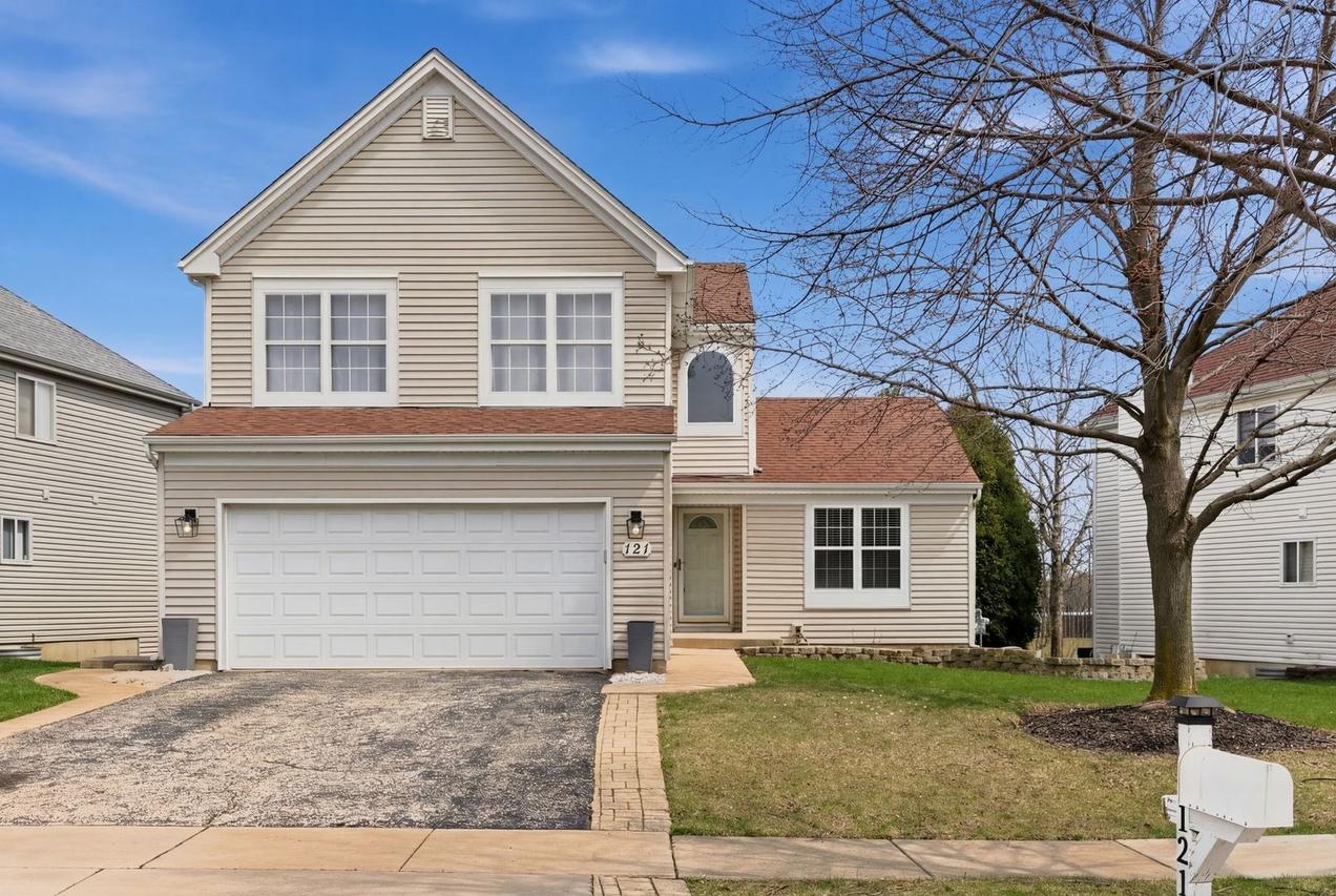 121 Augusta Dr., Streamwood, IL 60107