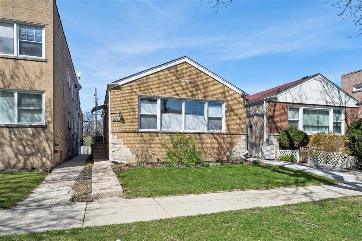 2710 W Berwyn Ave., Chicago, IL 60625