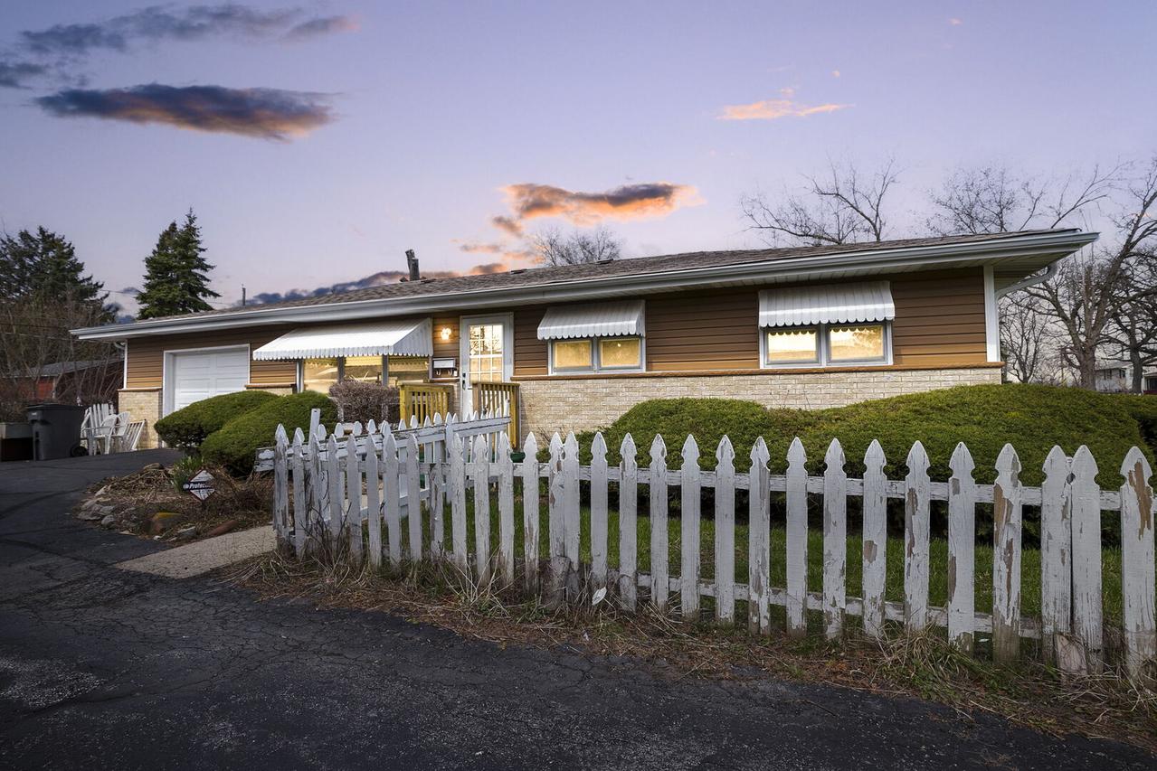 1714 Hebron Ave., Zion, IL 60099