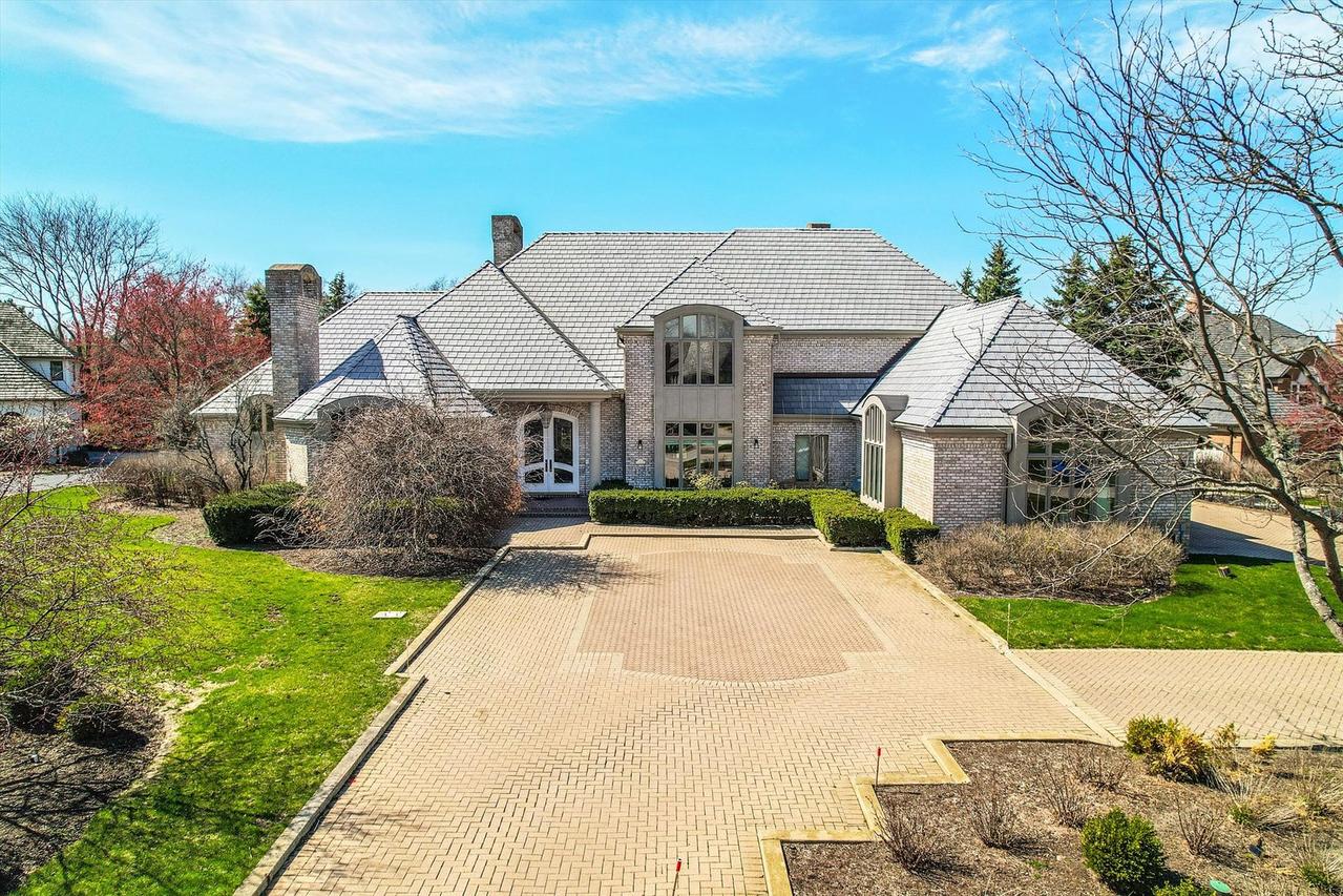 140 Braymore Ct., Inverness, IL 60010