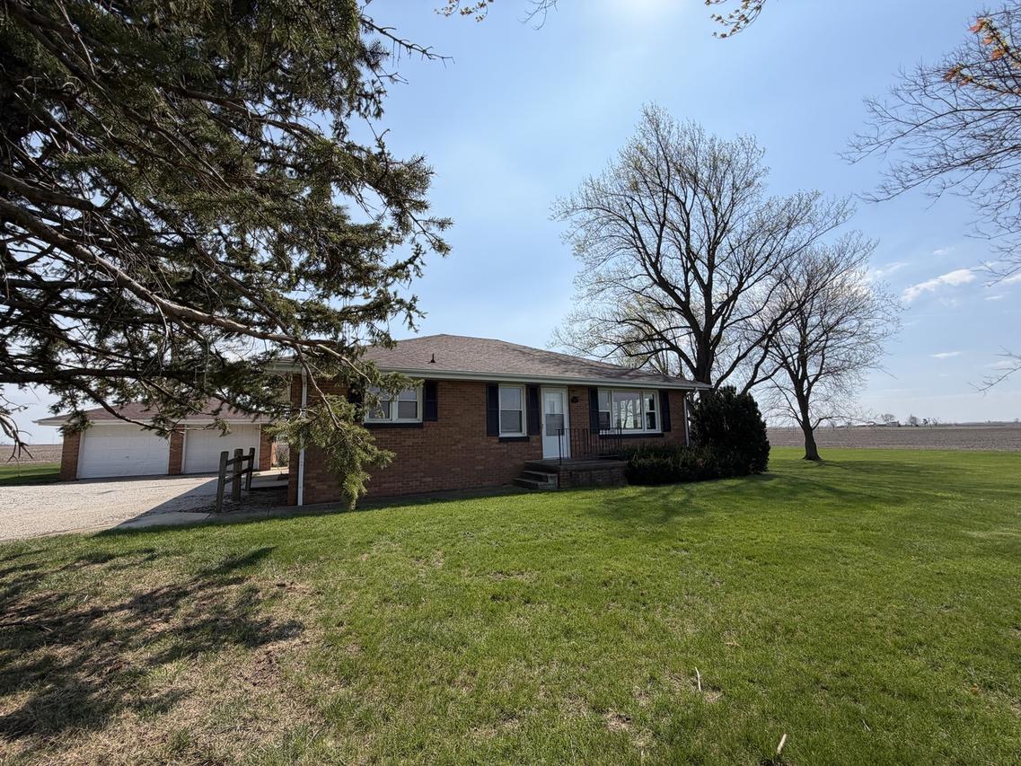 15266 Leroy Rd., Farmer City, IL 61842
