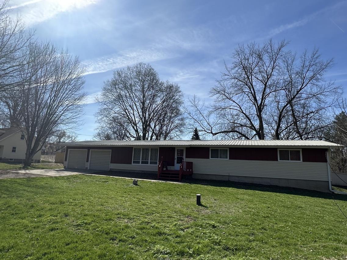 14400 3 Mile Rd., Savanna, IL 61074