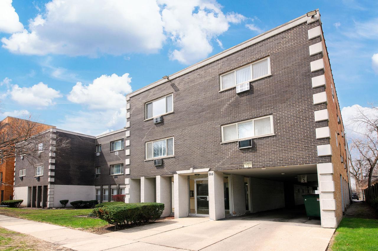 914 N Austin Blvd. #C-9, Oak Park, IL 60302