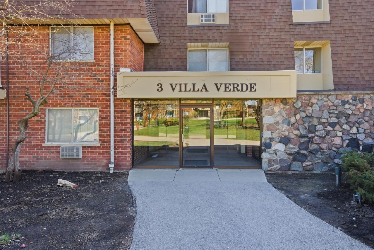 3 Villa Verde Dr. #311, Buffalo Grove, IL 60089